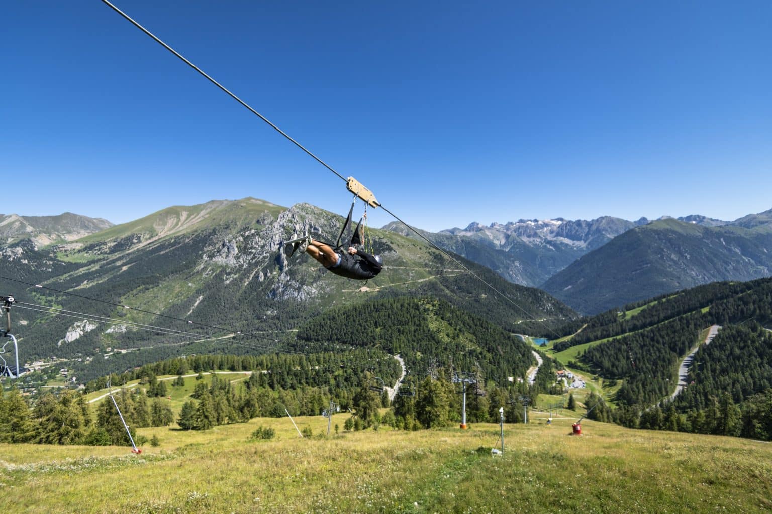 The 11 Longest Ziplines In The World Including One In The US the-11-longest-ziplines-in-the-world-including-one-in-the-us